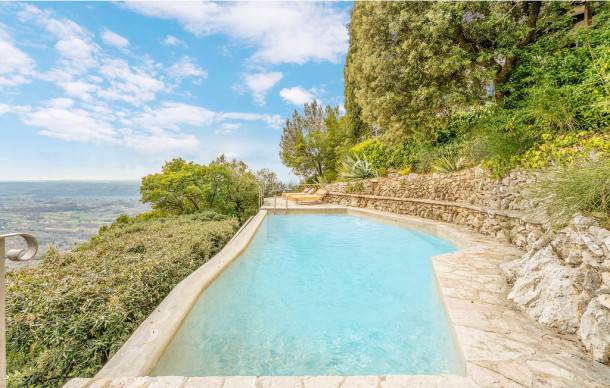 5 bedroom accommodation in Poggio Catino