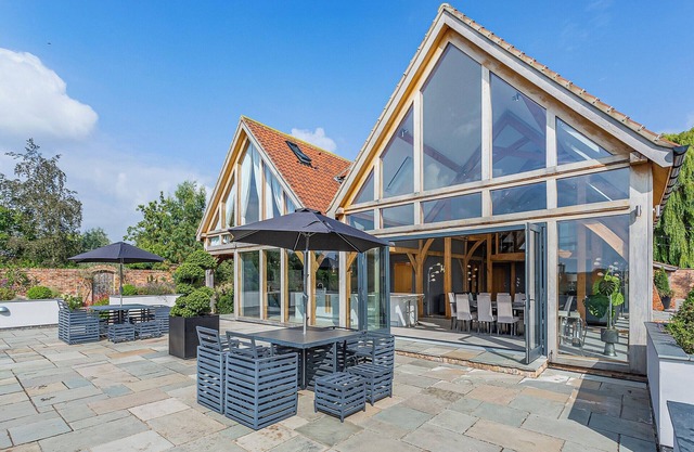 5 bedroom accommodation in Ryther