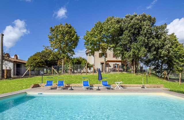 5 Bedroom Beautiful Home In Giove