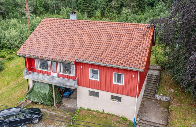 5 bedroom pet friendly home in Vestnes