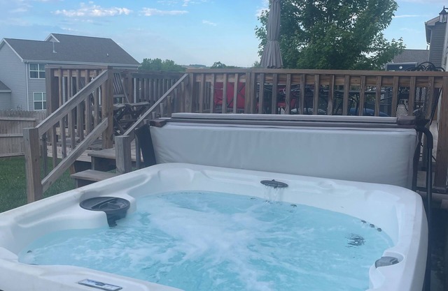 5 Bedroom West Omaha Home with Hot Tub - Perfect for CWS Family/Group