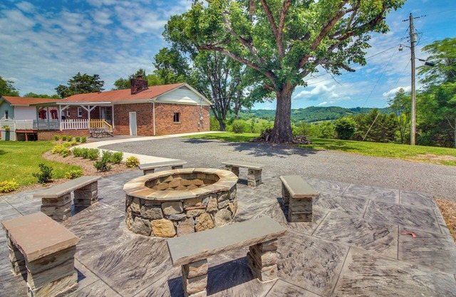5 Mi to Center Hill Lake: Buffalo Valley Home