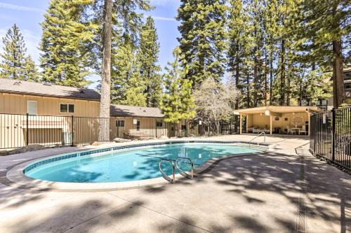 5 Mi to Lake Access Incline Village Condo with Deck
