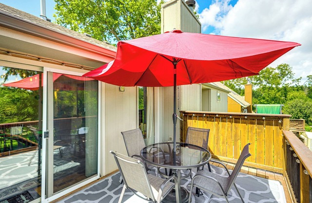 5 Mi to Platte River: Inviting Bellevue Rental