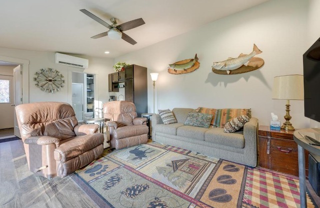 5 Mi to St Joseph River Apartment with Fire Pit!