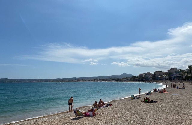 5 mins to the beach! Beautiful 2 bedroom rental with panoramic views.