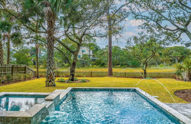 5 Minute Walk to Beach; Private Pool NOW OPEN; Small Dogs May Be Welcome!
