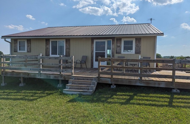 5 minutes from Rathbun Lake! Pet friendly