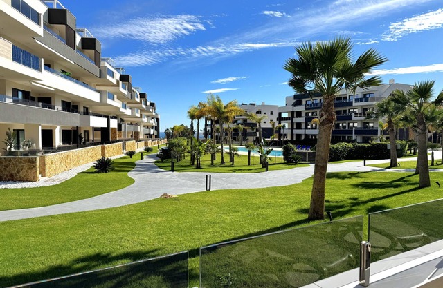 5 minutes from the beach! Luxury apartment, spacious terrace and right by pool!
