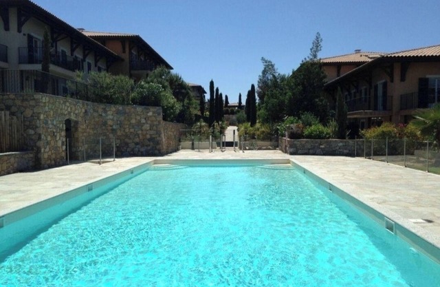5-person apartment 51m2 in secure luxury residence