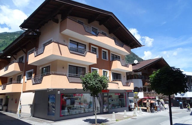 5-room apartment centrally located in Mayrhofen's pedestrian zone, only 50 m to the gondola!