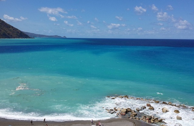 50 METERS FROM THE SEA IN FRONT SANDY BEACH-NICE SINGLE HOUSE IDEAL FOR FAMILIES
