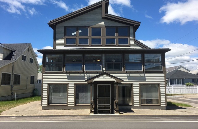 55 SECOND WALK TO WELLS BEACH-RENOVATED KITCHEN/BATH-LARGE YARD. 10/9-10/13 OPEN