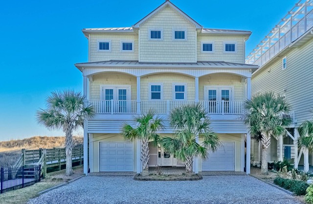 6 bed/6 baths, elevator, Oceanfront, private pool, linens & towels included!
