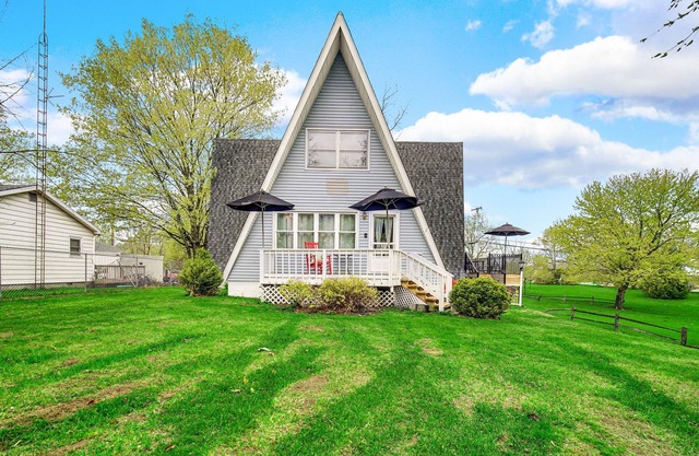 6 bedroom 3 bath amazing home, near lake max