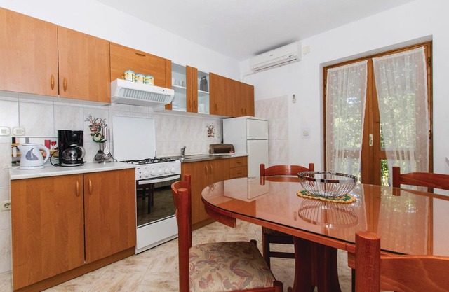 6 bedroom accommodation in Presika