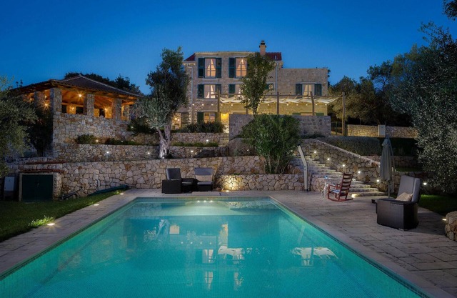 6 bedroom amazing home in Sudurad
