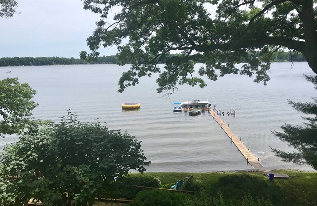 6 Bedroom House On All Sports Lake Cora with Hot Tub and Dock, Sleeps 14!