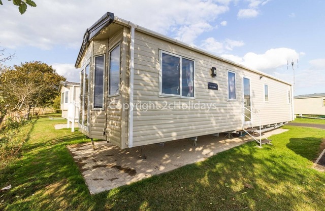 6 berth caravan for hire at Seawick Holiday Park by the beach ref 27011HV
