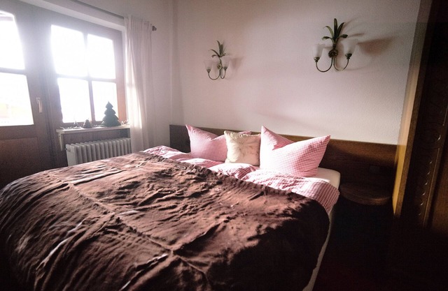 (6) Ferienwohnung 32 qm, Dusche/WC, Kochnische und Balkon