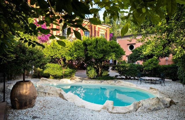 6 independent suites in historic villa near Naples Vesuvius Pompeii Caserta