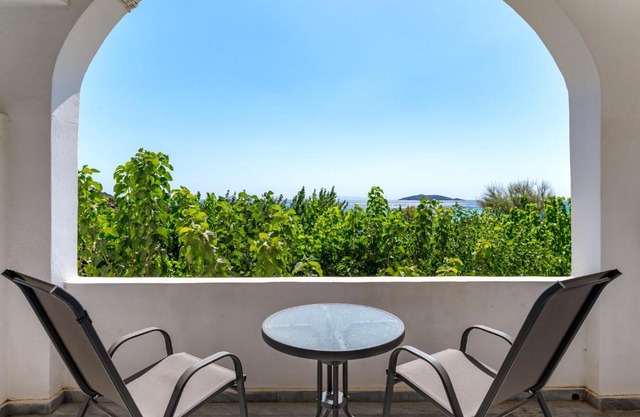 6 Kypri Seaview Perasma Studio