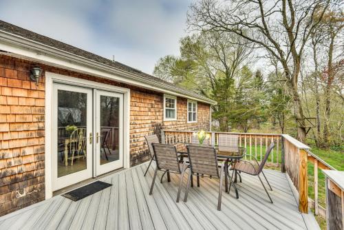 6 Mi to Beach Family Home in Little Compton!