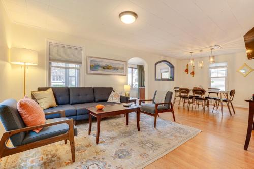 6 Mi to Dtwn St Paul Home with Patio