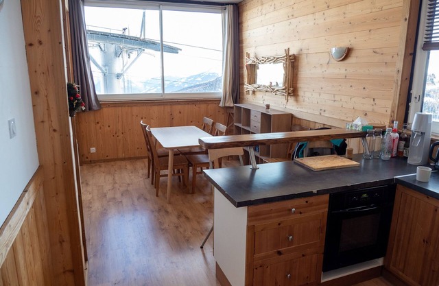 6-person apartment, spacious, functional, Mont Blanc view