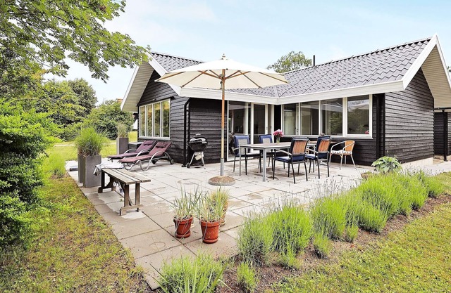 6 person holiday home in Karrebæksminde-By Traum