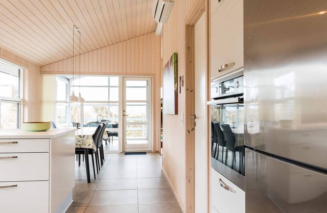 6 person holiday home in Henne