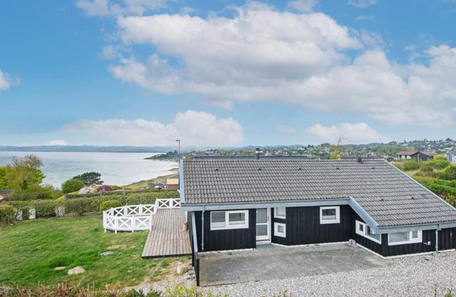 6 person holiday home in Ebeltoft