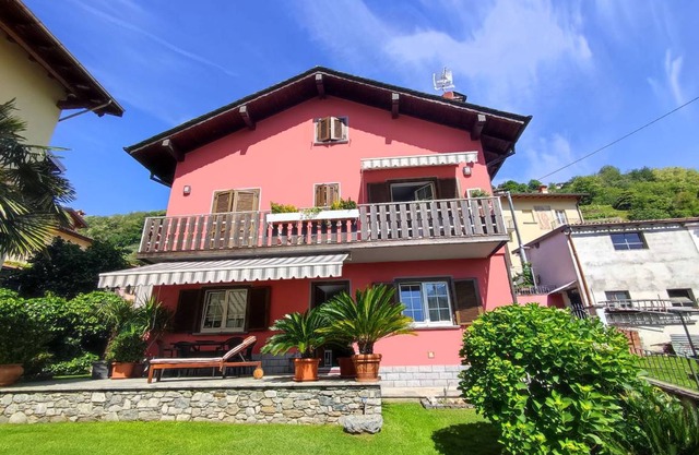 Casa Martina Dongo 