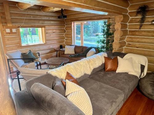 7 Acres Forest - Skiing Close - Privacy - Theatre
