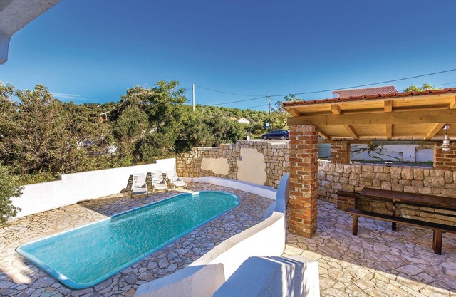 7 bedroom accommodation in Barbat