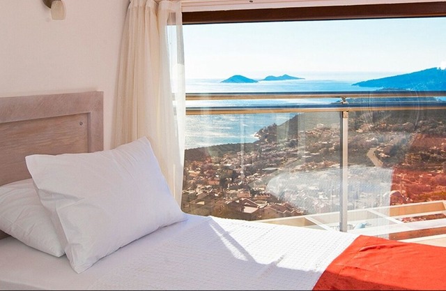 7 Bedroom Villa, Beautiful location with stunning sea and mountain views