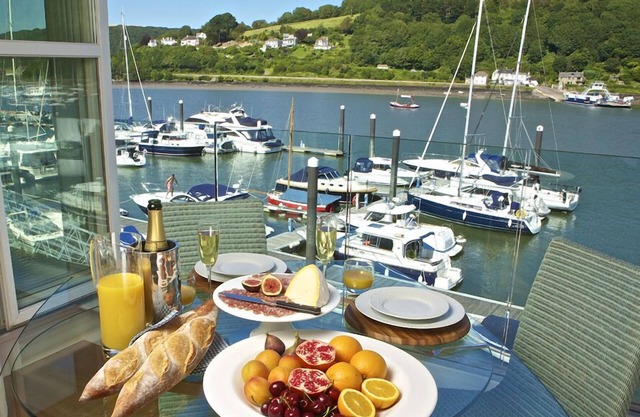 7 DART MARINA, family friendly in Dartmouth