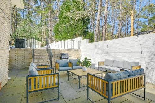 7 Mi to Dtwn Durham Home with Hot Tub and Game Room!