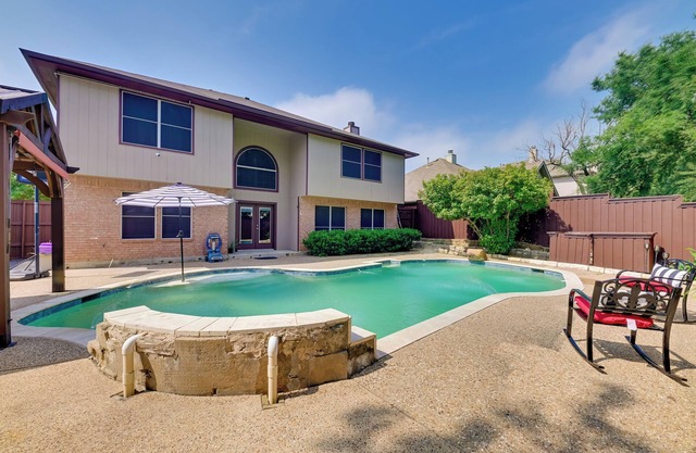 7 Mi to Lewisville Lake: Spacious Denton Home