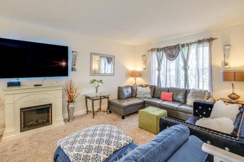 7 Mi to National Harbor Pet-Friendly Family Home