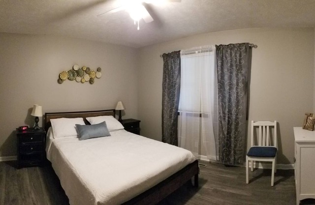 7 minutes to downtown, newly remodeled