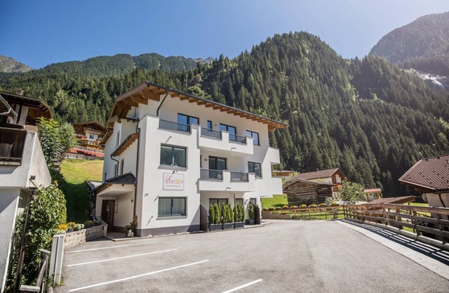 70 m² Apartment ∙ 2 bedrooms ∙ 5 guests