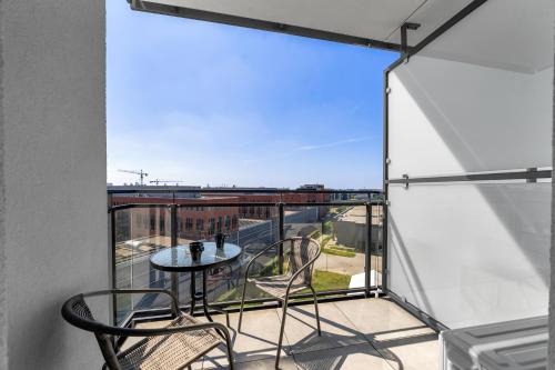 7th Floor Warsaw Włochy Apt - Balcony, Workspace - by Rentujemy