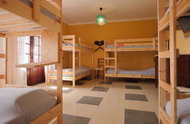 8 Bed bed: Chill Hill Hostel & Private Rooms - Peach Garden (RNAL Nº 7624/AL)