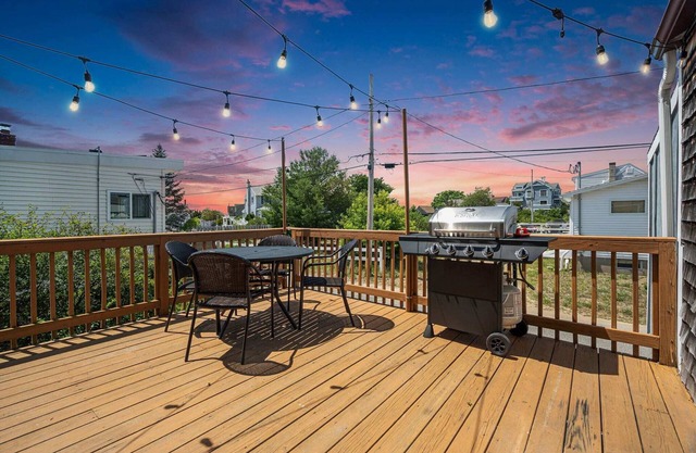 8 Min Walk to Basin | Screened Porch | Plum Puddin