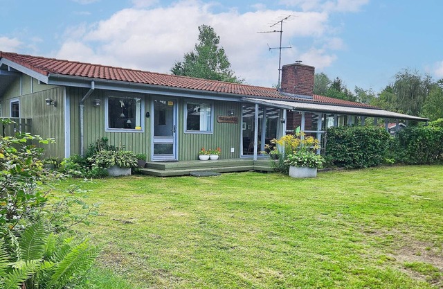 8 person holiday home in Fårvang-By Traum