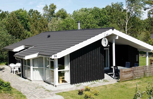 8 person holiday home in Ålbæk