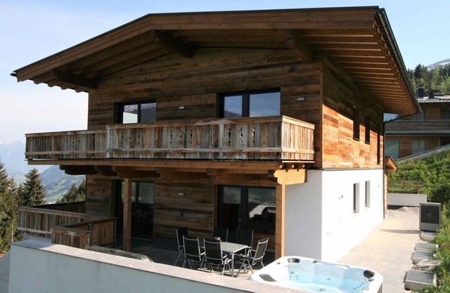 85 m² Apartment ∙ 3 bedrooms ∙ 6 guests