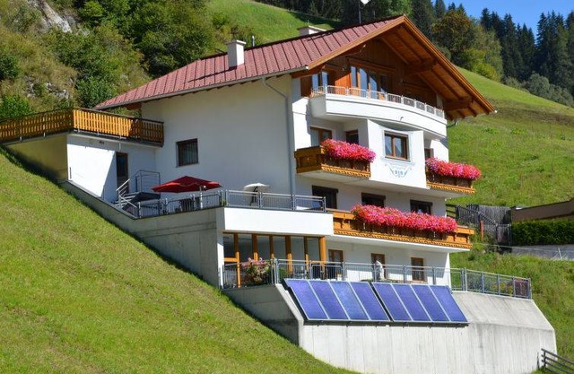 85 m² Apartment ∙ 3 bedrooms ∙ 7 guests