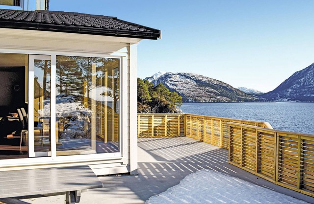 9 bedroom nice home in Florø